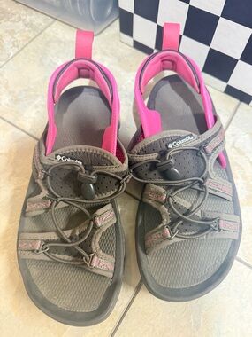 Columbia Taupe Sandals with Pink Lining